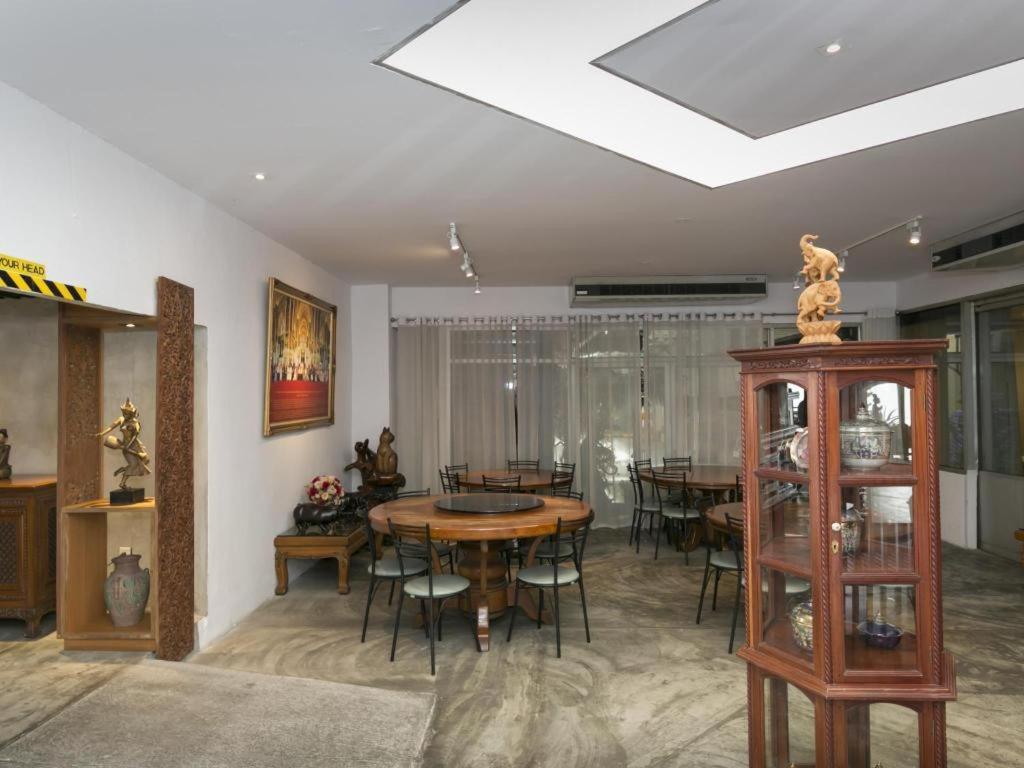 Intown Residence Bangkok Esterno foto