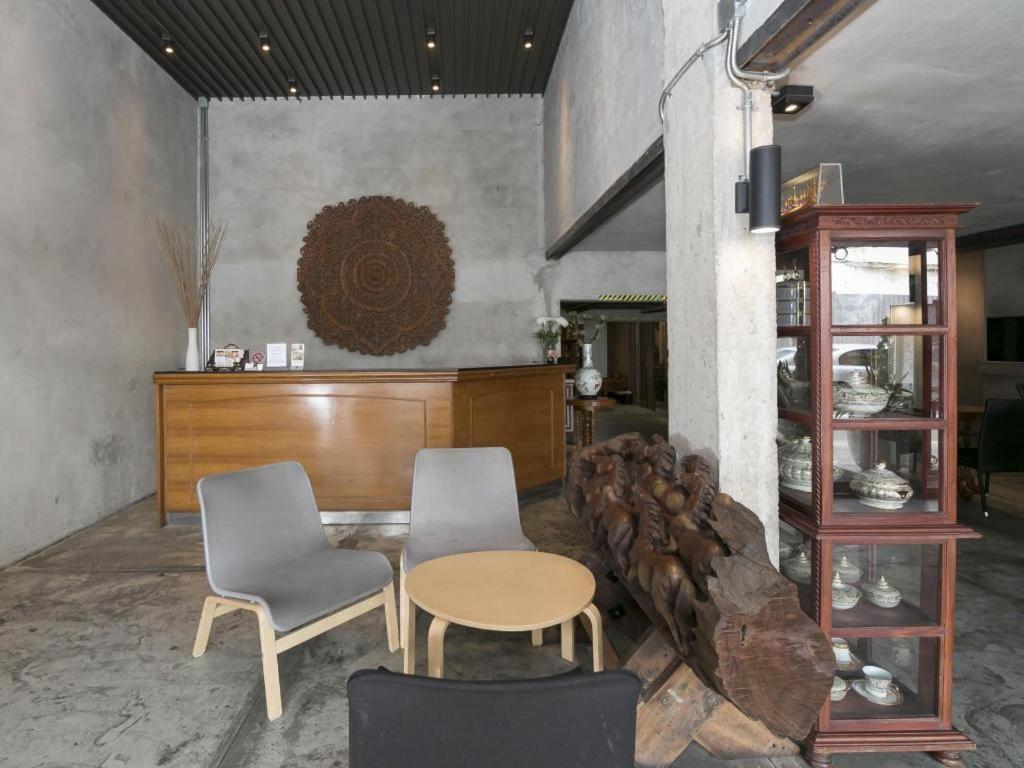 Intown Residence Bangkok Esterno foto