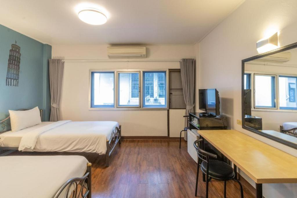Intown Residence Bangkok Esterno foto